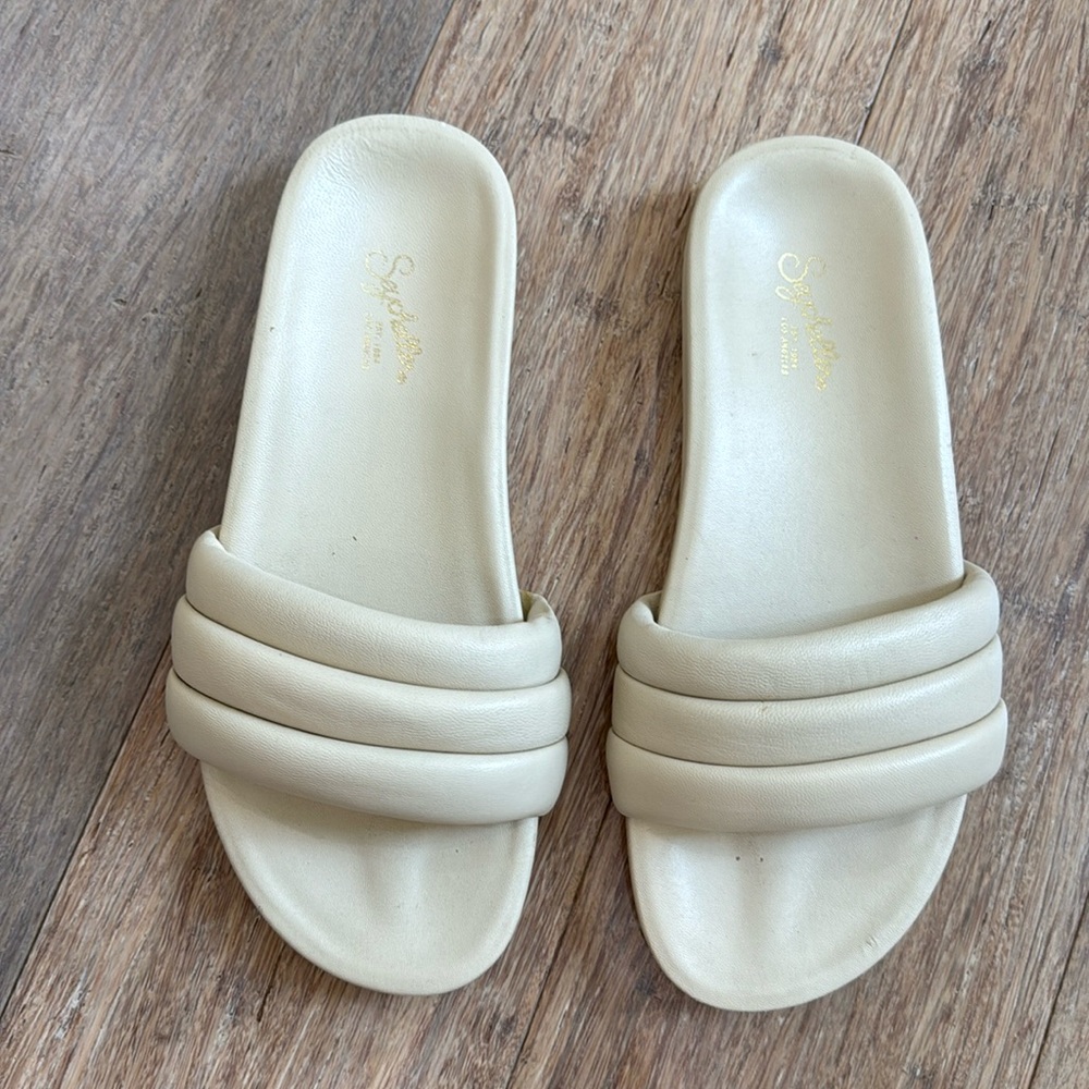 Seychelles size 8